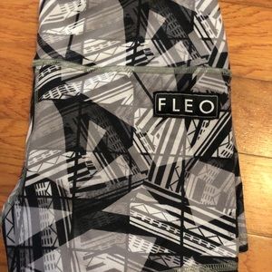 Fleo Size Medium Power High Rise Shorts